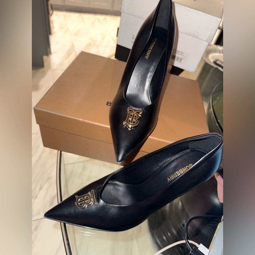 Burberry Leather Ezra Pump